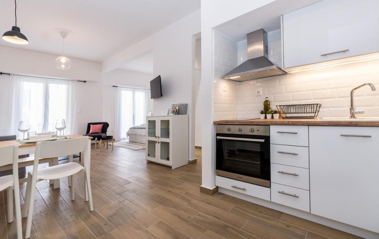 Wide Comfy Studio Apartment Centrally Located In Thissio Athen Eksteriør billede